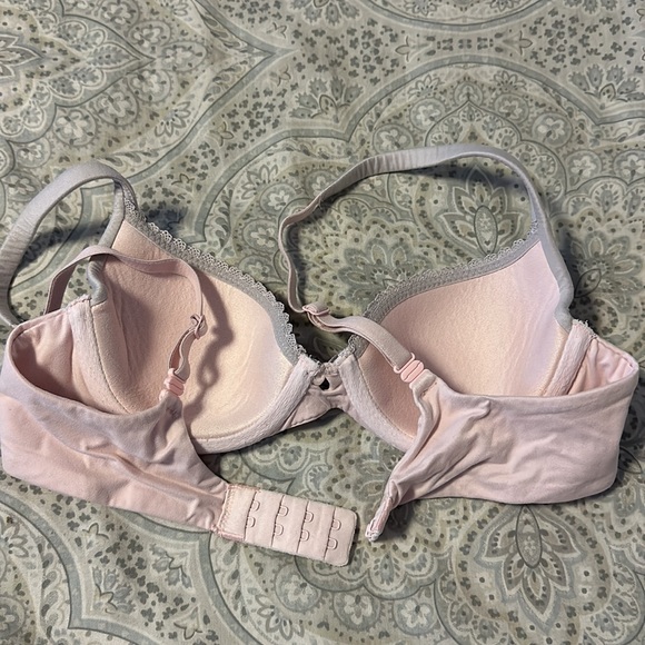 VS Bra - Picture 2 of 3